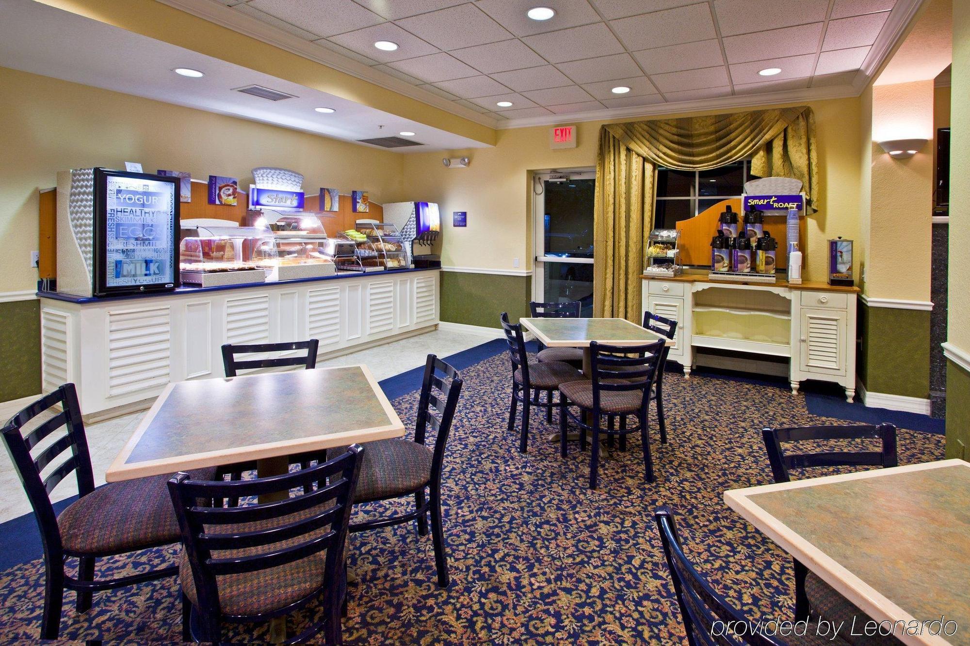 Express & Bonita Springs/naples By Ihg Hotel 3*