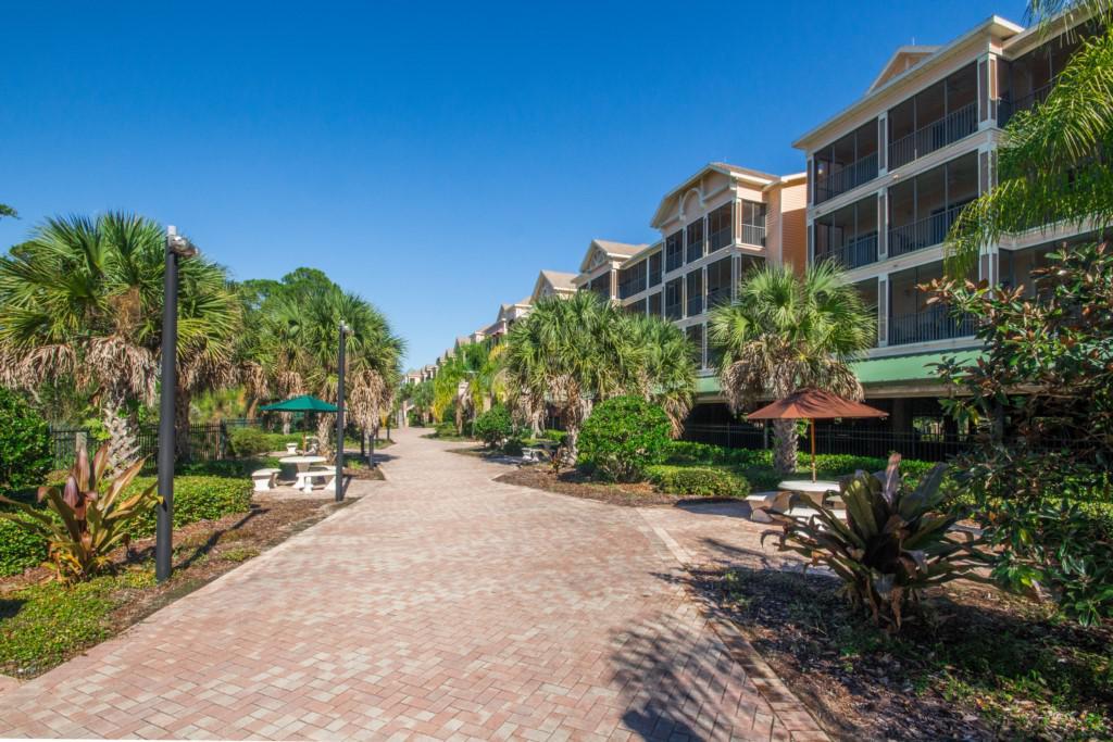 Angela's Palisades - Three Bedroom 406 *
