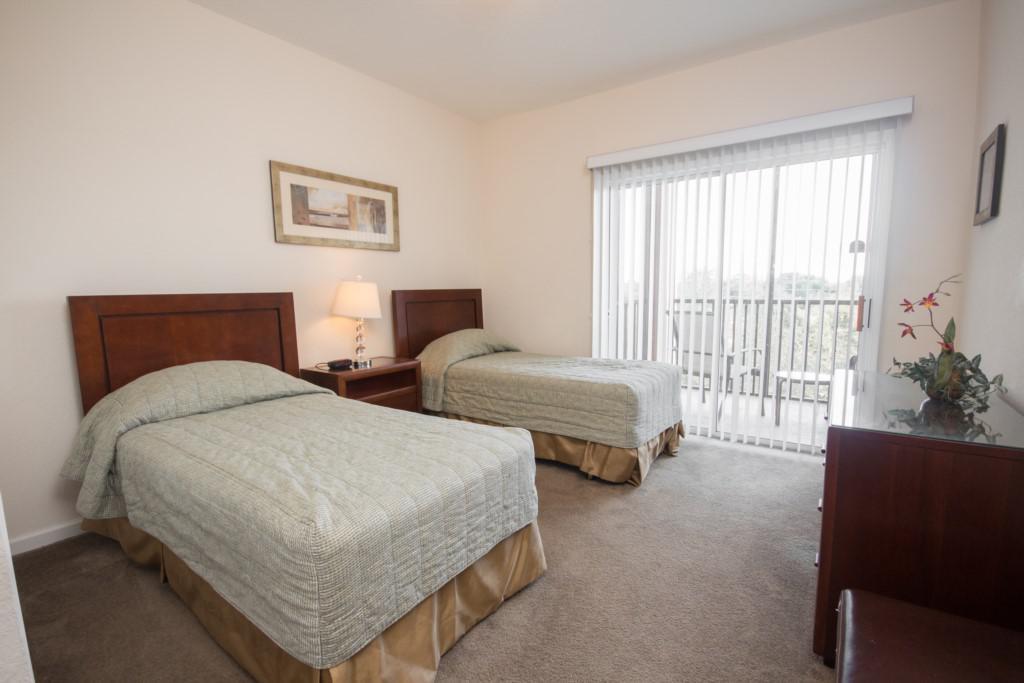 Angela's Palisades - Three Bedroom 406 Apartment *