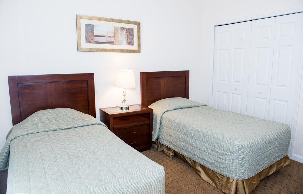 Angela's Palisades - Three Bedroom 406 Apartment *