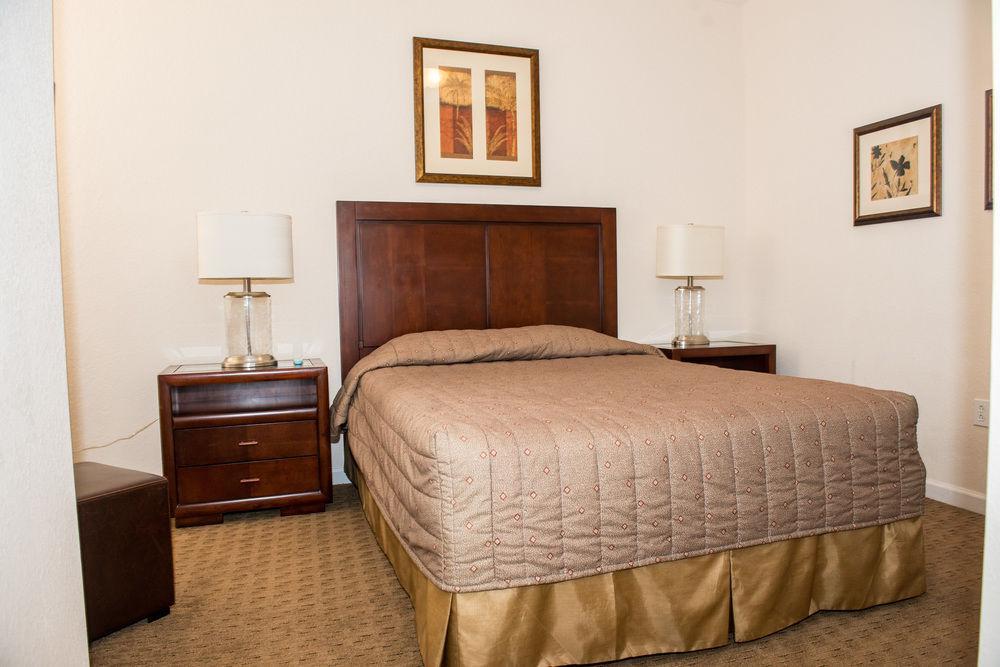 Angela's Palisades - Three Bedroom 406 Apartment