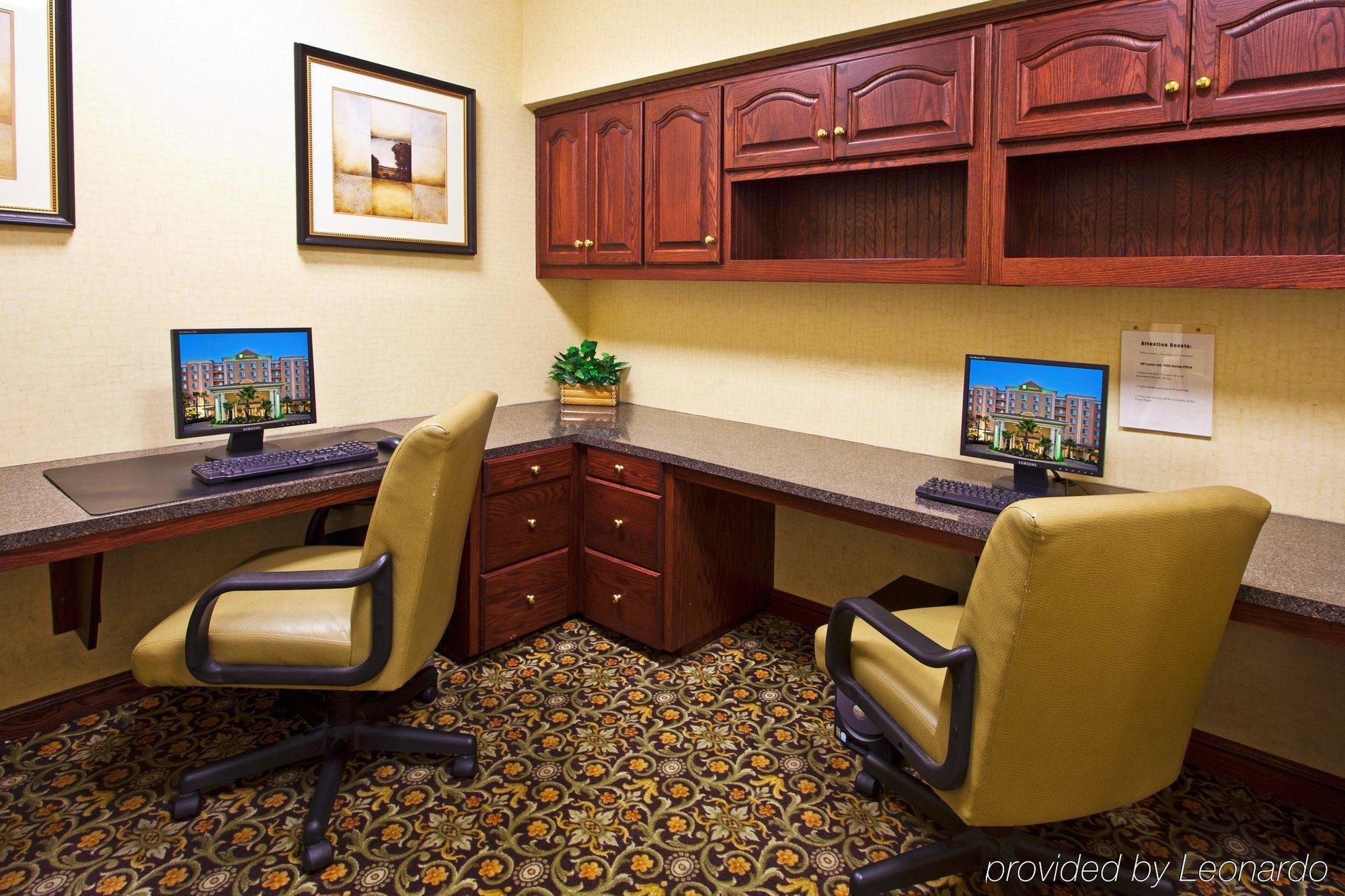 & By Ihg 4* Lake City