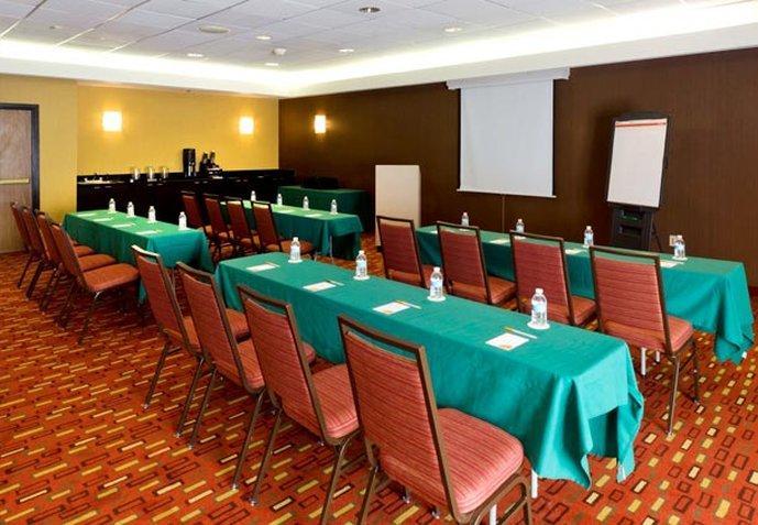 Courtyard By Marriott Orlando Mary North 3* Heathrow