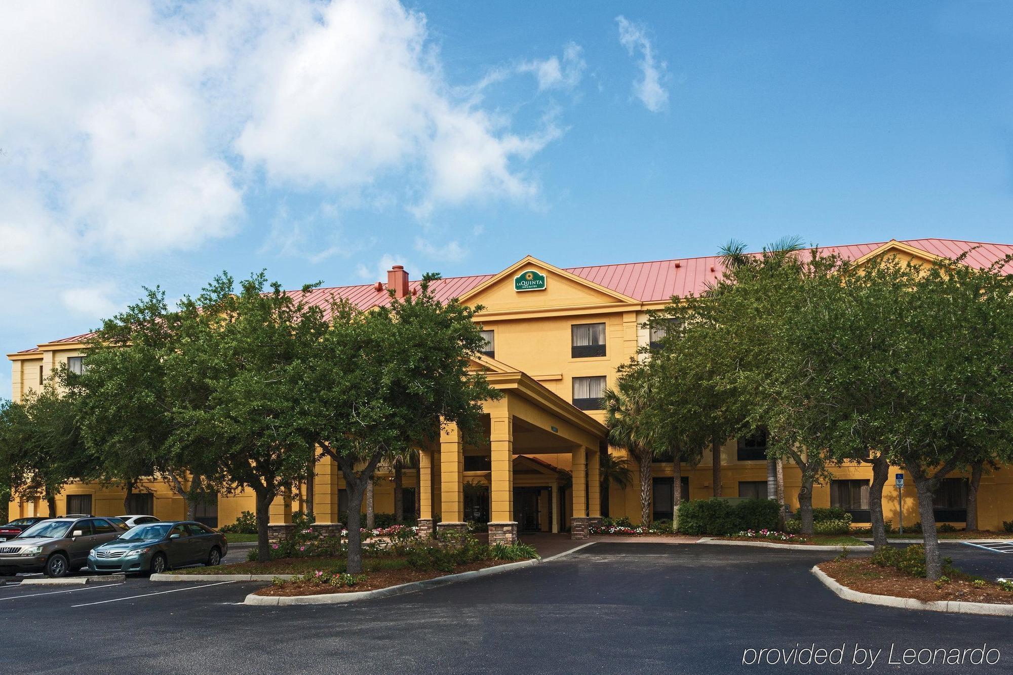 La Quinta By Wyndham Naples North Hotel