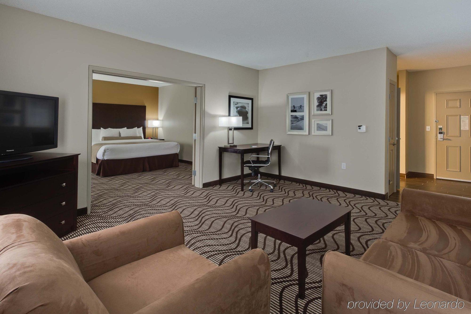 La Quinta By Wyndham Naples North Hotel 3*