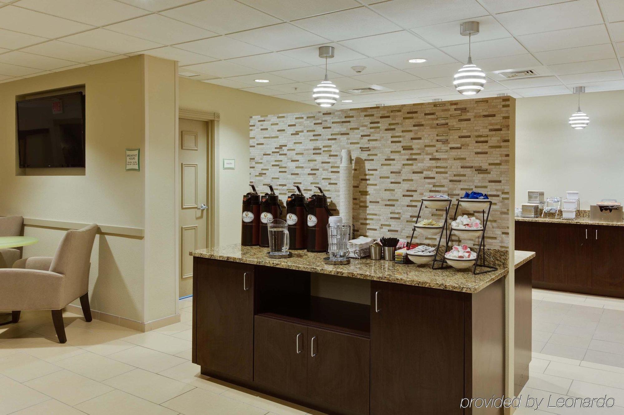 La Quinta By Wyndham Naples North Hotel 3*