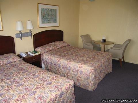 Budget Motel *