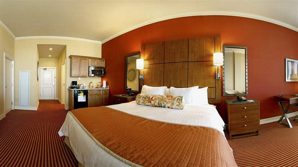 Hotel By Marriott St. Petersburg Treasure Island St. Pete Beach