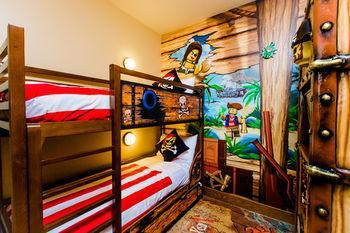 Legoland Florida 4*
