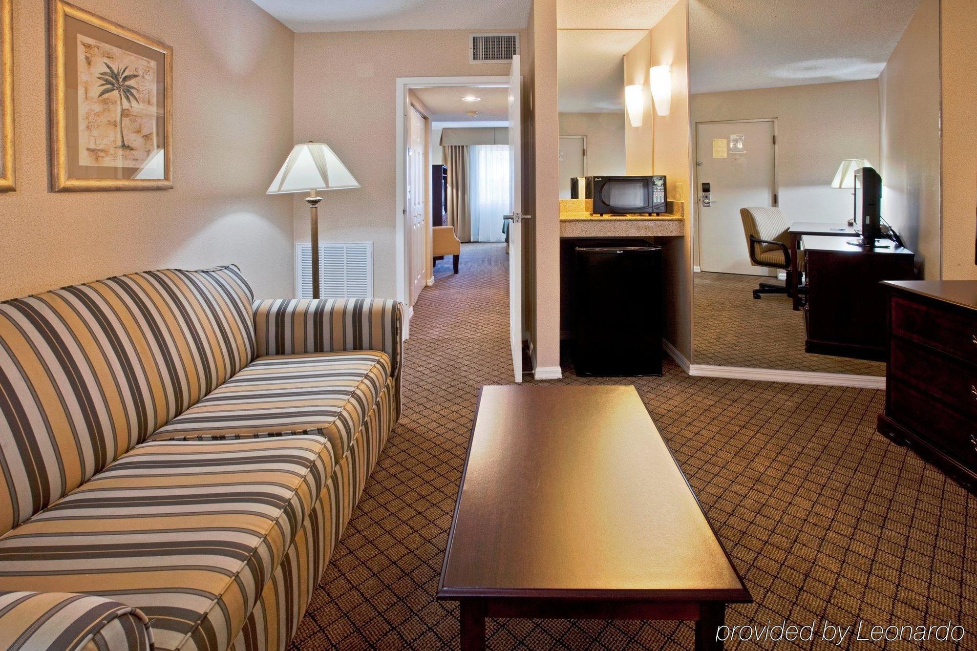 Express & West By Ihg 2* Bradenton