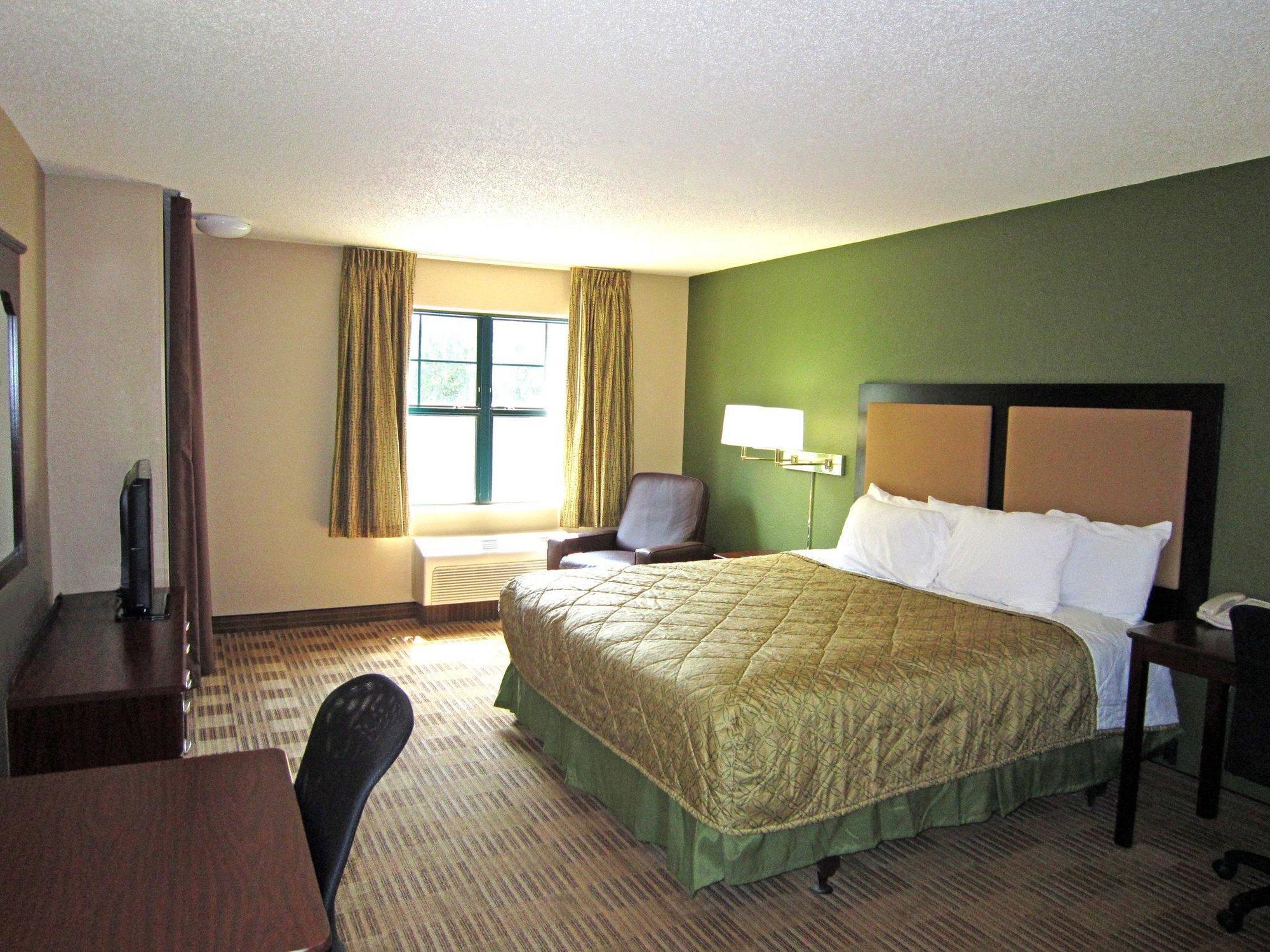 Extended America Select - Tampa - North - Usf - Attractions