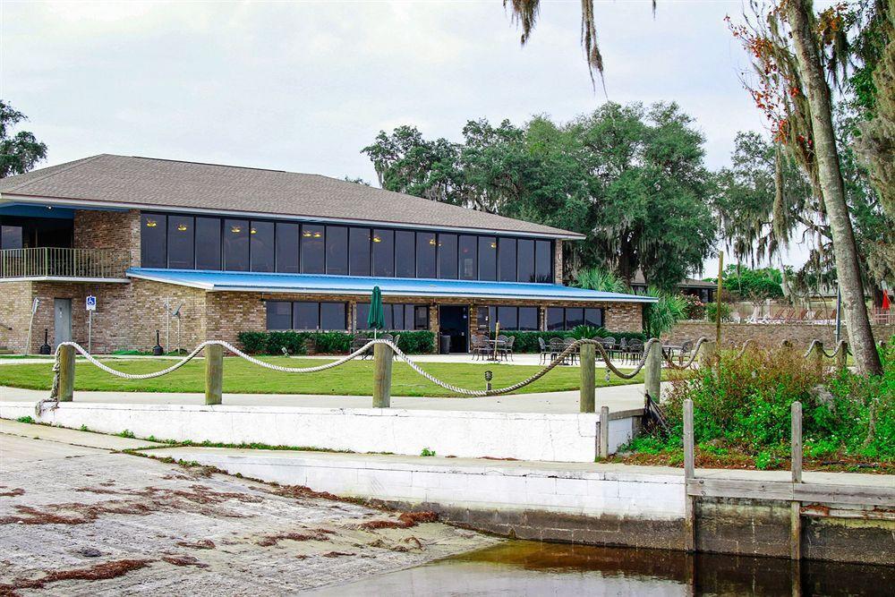 Crystal Cove Riverfront Resort Palatka