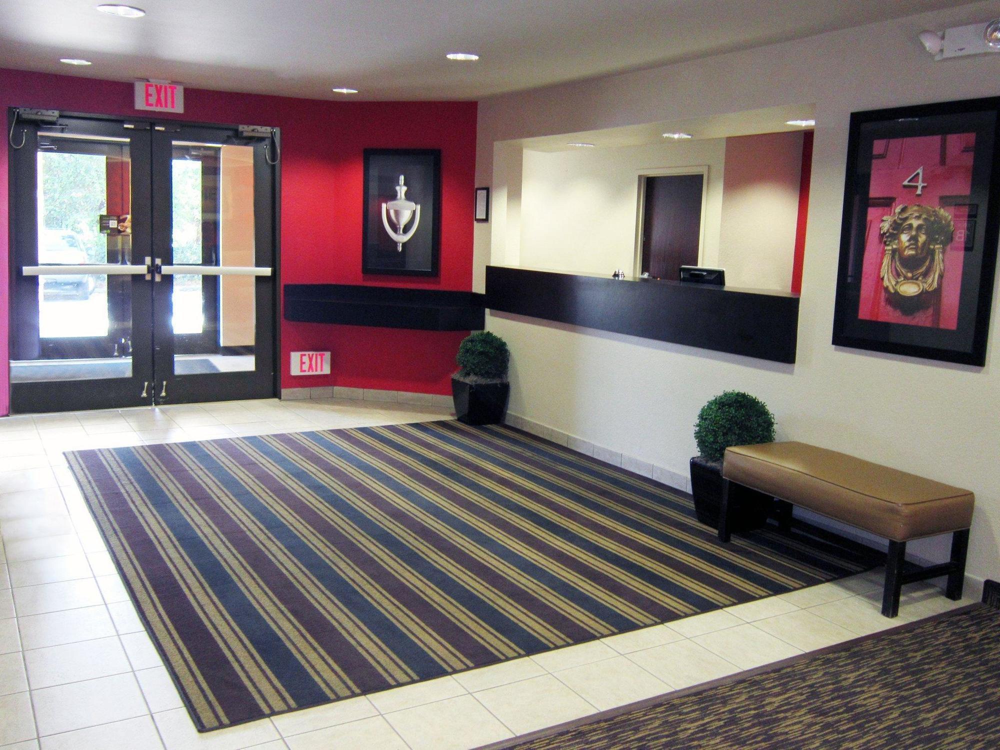 Extended America - - Airport - Spruce Street Hotel