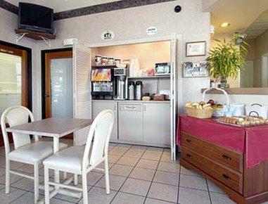 Super 8 By Wyndham Riviera West Palm *
