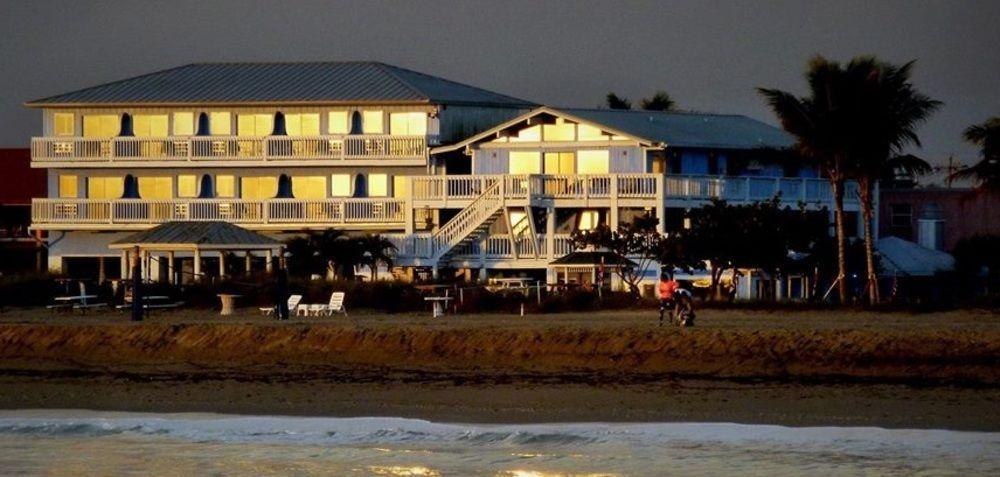 Rhumcay Beach And Grille Resort
