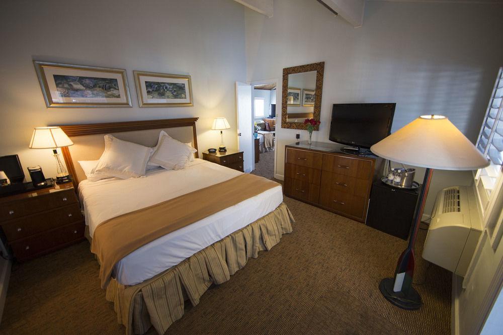Rhumcay Beach And Grille Fort Pierce