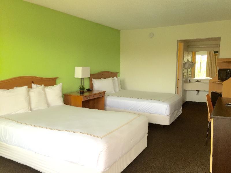 Roomba & At Old Town Hotel Kissimmee