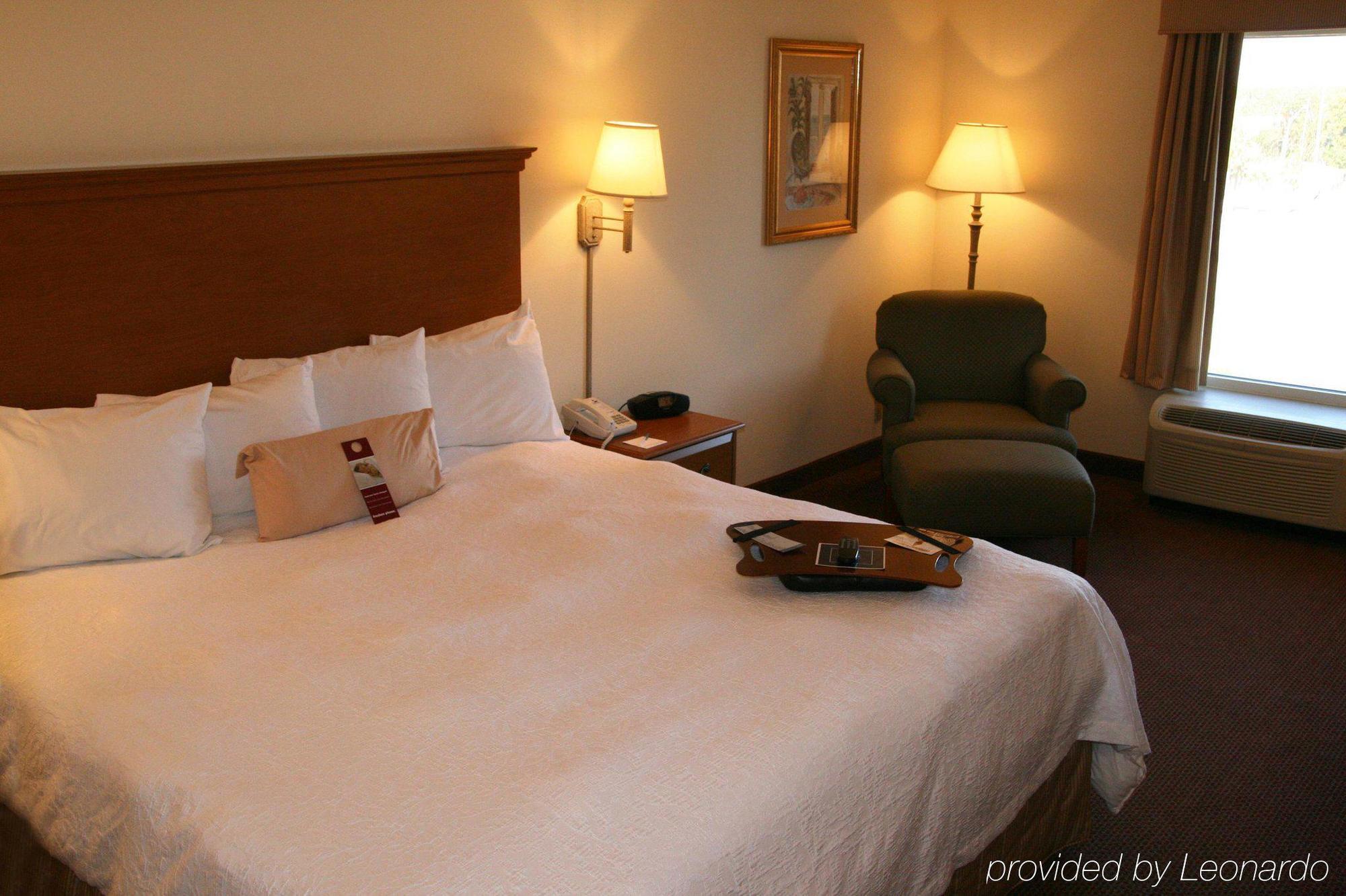 Hampton - East Regency Square Hotel