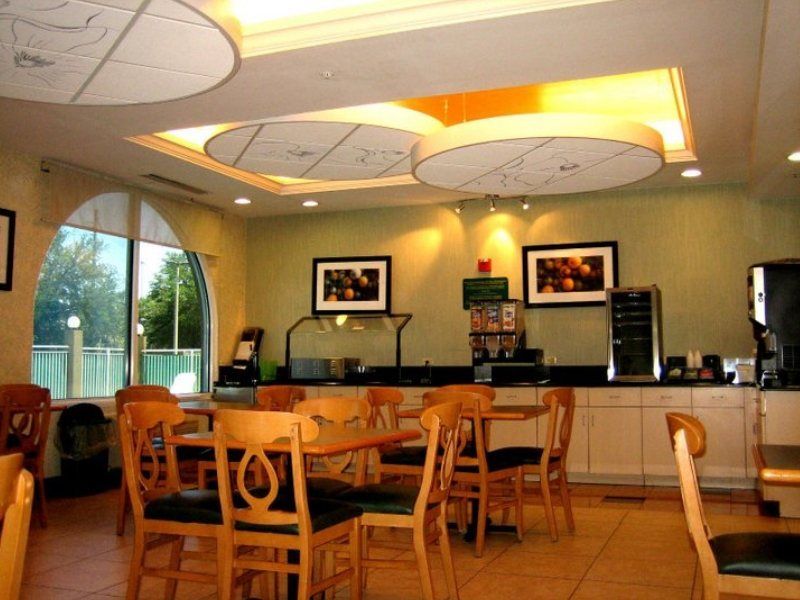 Sonesta Essential Hotel