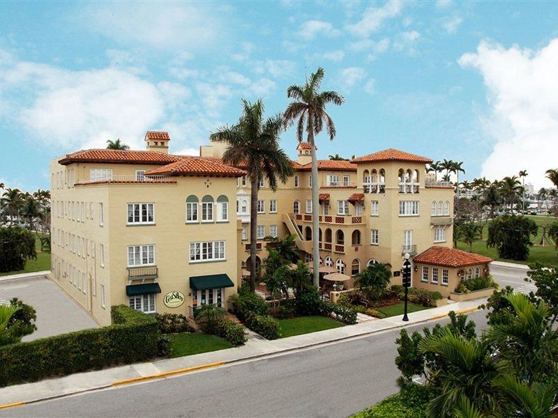 The Bradley Park 3* Palm Beach
