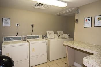 Gallery One Private Hotel 3*