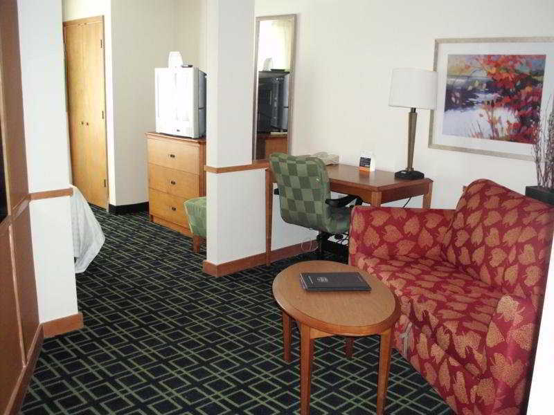Hotel Fairfield And By Marriott Tampa North