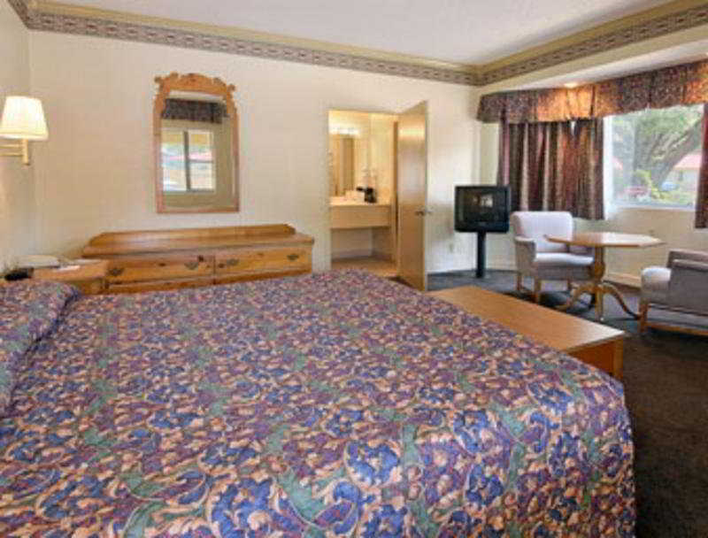 Hotel 1565 - 3*