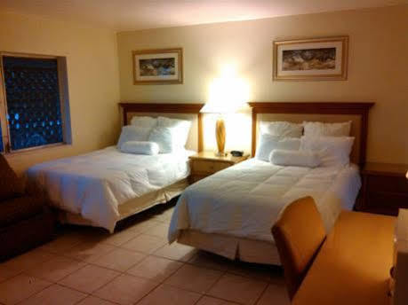 Downtown Hollywood Gardens Inn & Suites 3*