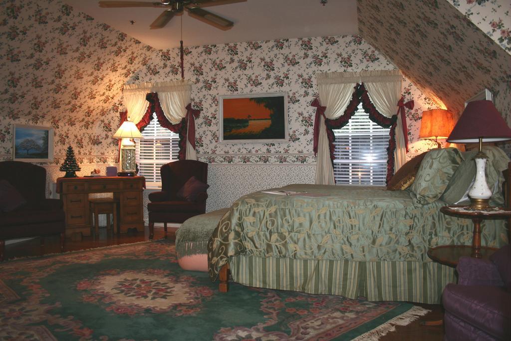 Heron Cay Lakeview Bed & Breakfast 3*