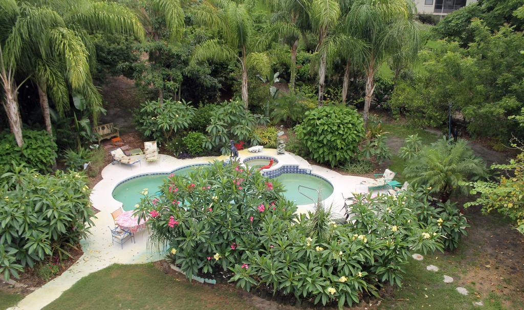 Heron Cay Lakeview Bed & Breakfast 3*