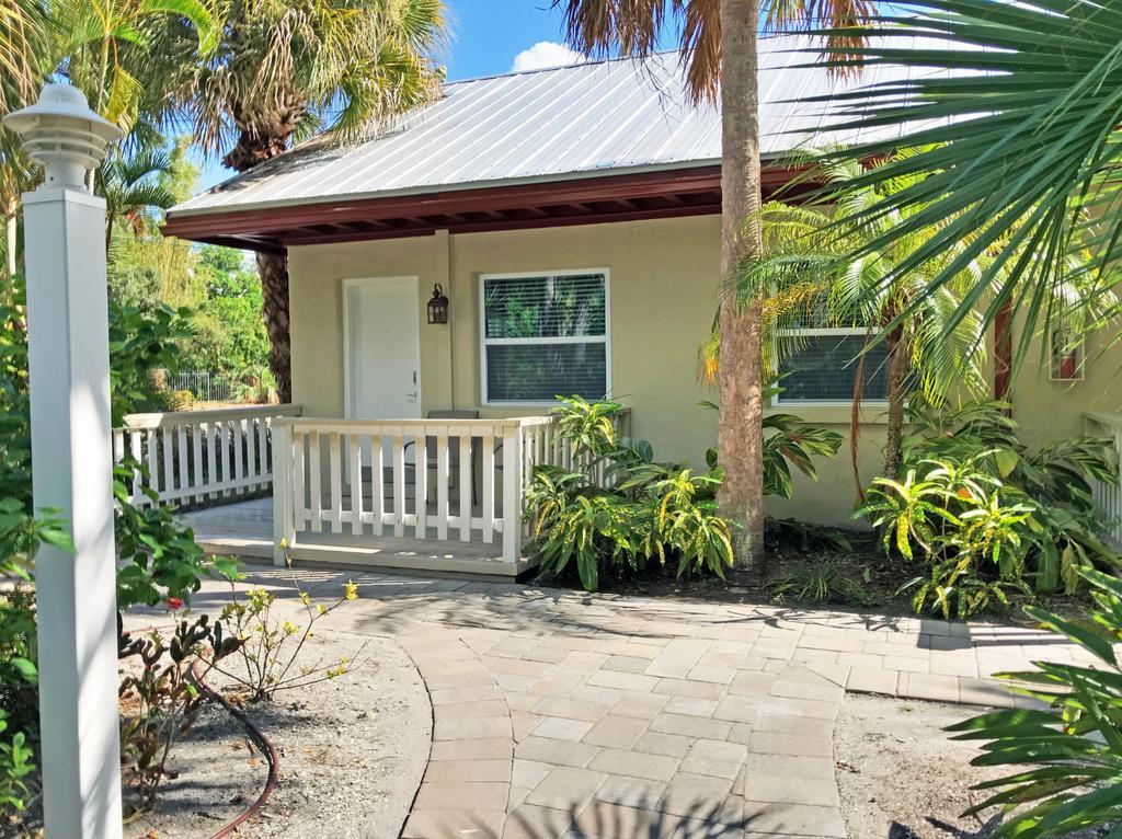Flip Flop Cottages - Siesta Key * Gulf Gate Estates