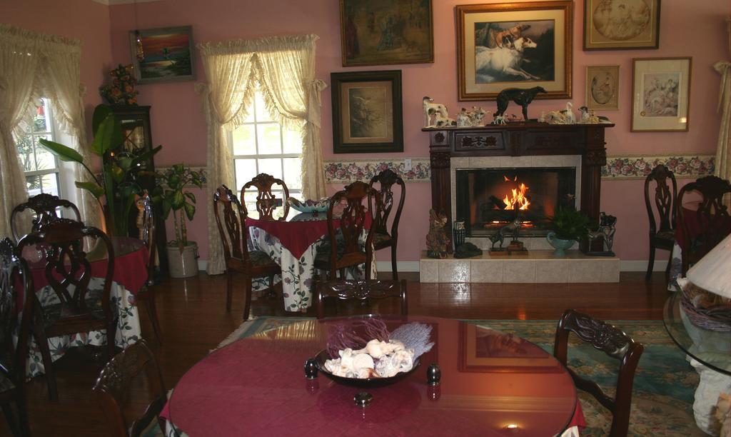 Heron Cay Lakeview Bed & Breakfast 3*