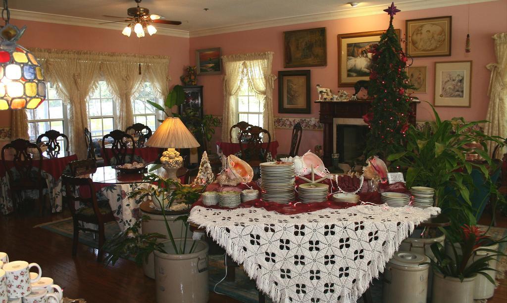 Heron Cay Lakeview Bed & Breakfast 3*