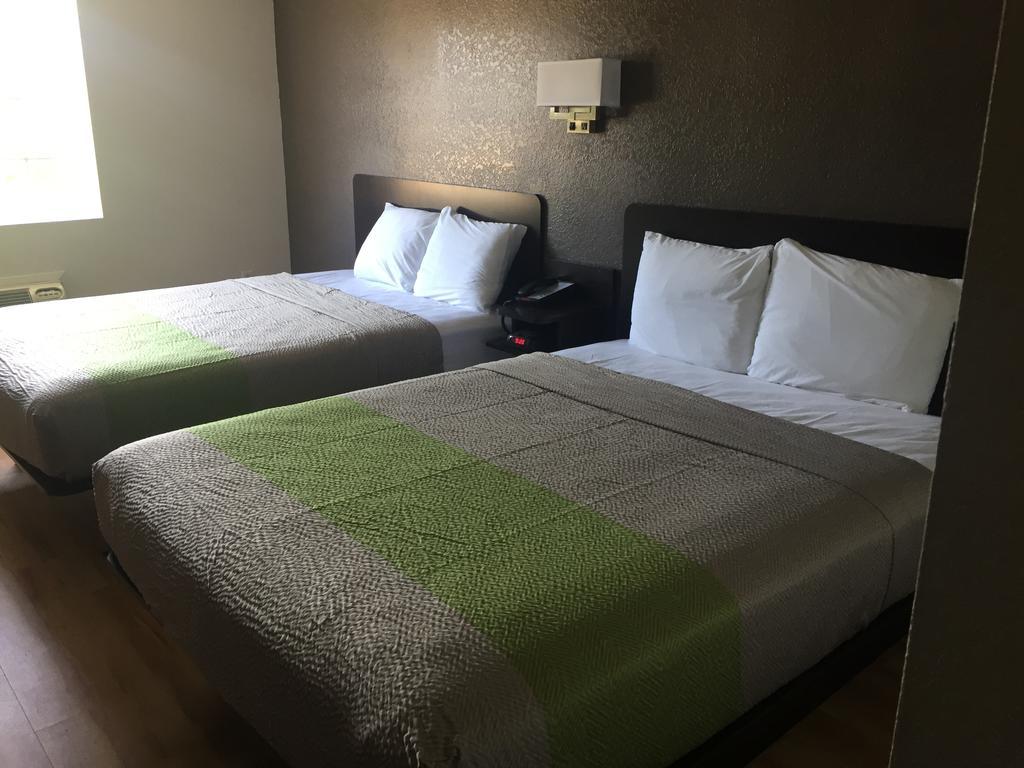 Hotel 6 Pensacola, Fl