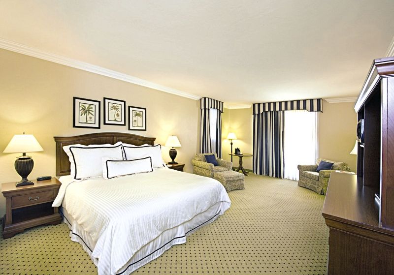 At Pelican Bay 4*