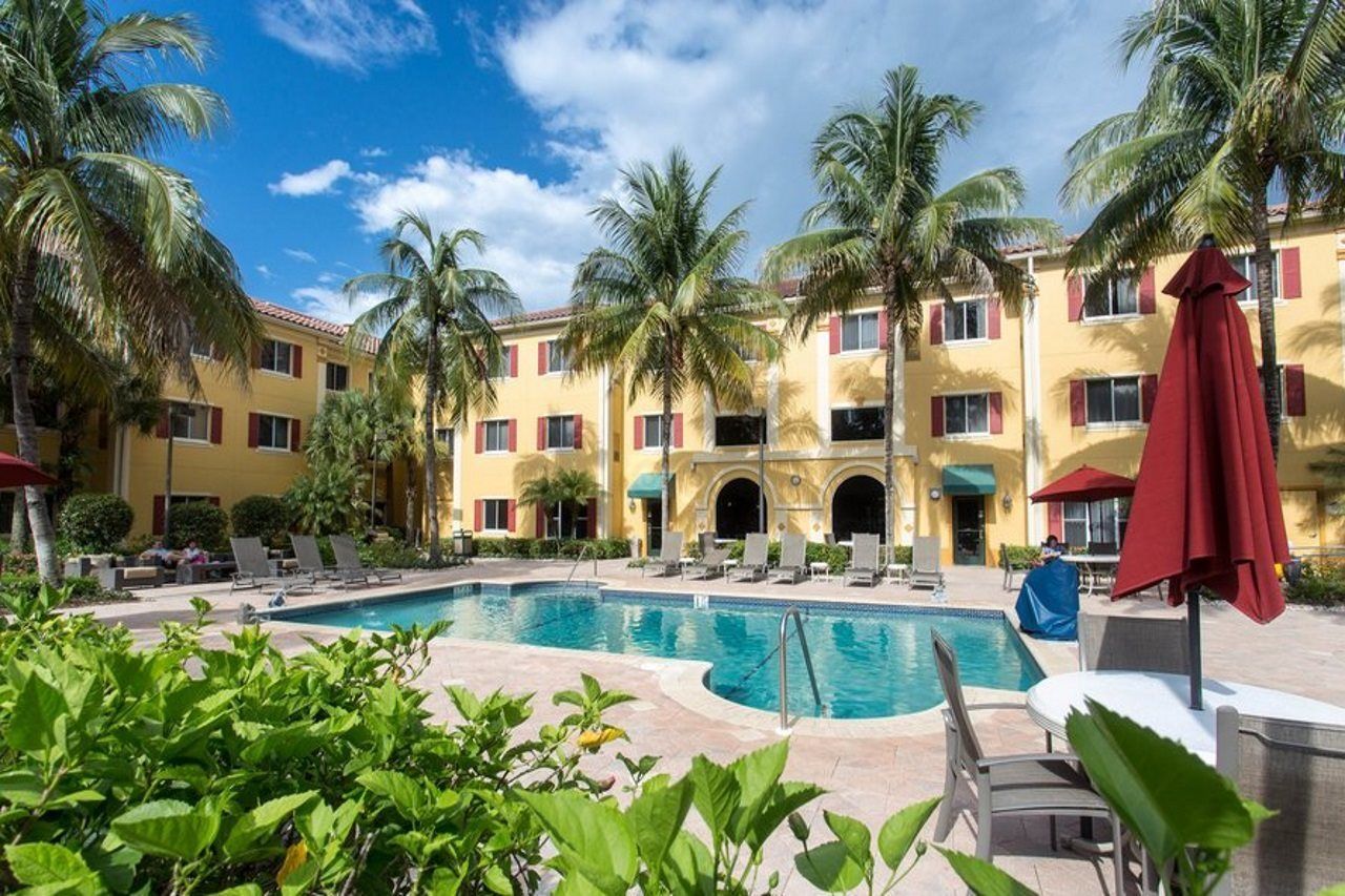 Hawthorn Extended By Wyndham Naples