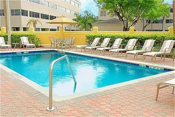 Express & East-miami By Ihg Hotel 2*