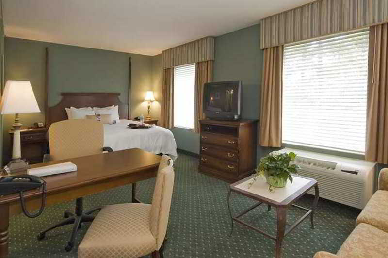 Hampton & I-10-thomasville Road 3* Tallahassee