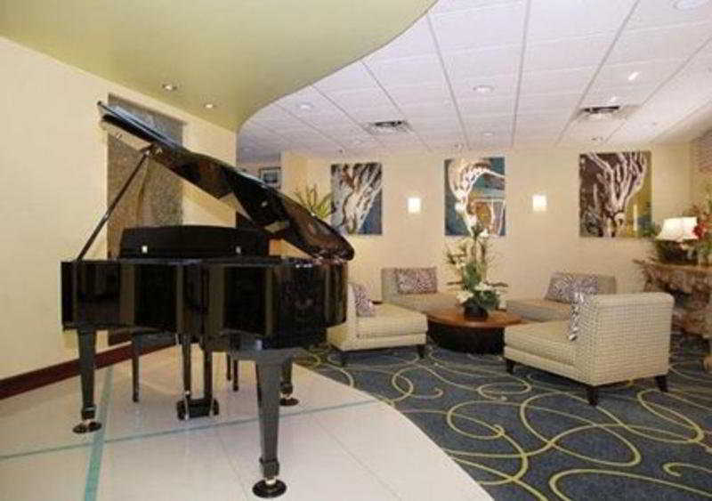 Courtyard By Marriott At Town Center 3*