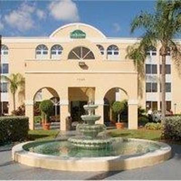Hotel La Quinta By Wyndham 3*