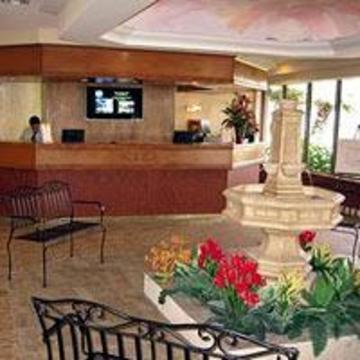 The Legacy Grand & Hotel 3*