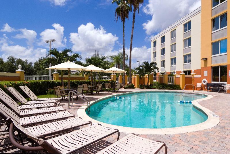 Express Miami Airport Area By Ihg Hotel Doral