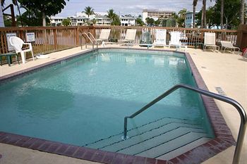 The Court And Motel 2*