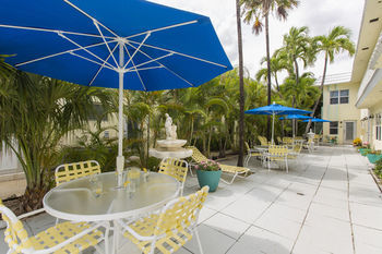 Inn Sunny Shores & Suites