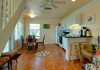 Tropic Isle At Anna Maria Island Hotel