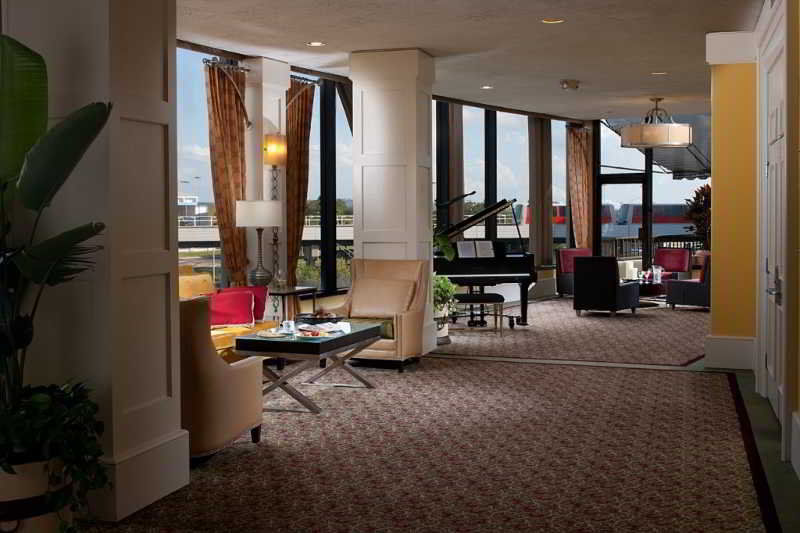 Hotel Airport Marriott 4*