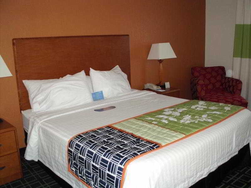 Hotel Fairfield And By Marriott Tampa North Temple Terrace