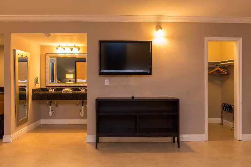 Ramada By Wyndham Miami Springs/miami International Airport