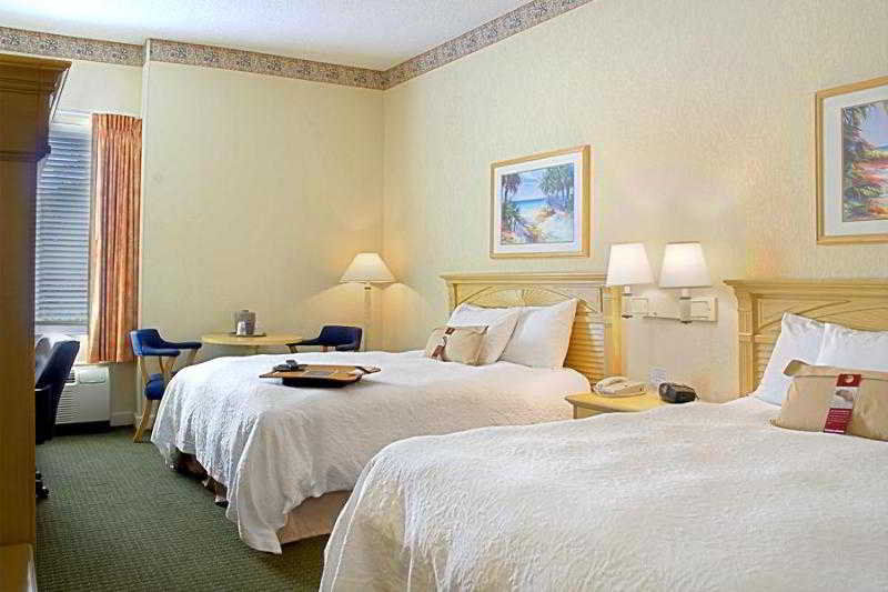 Hampton Lauderdale Hotel 3*