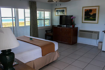 Rhumcay Beach And Grille 3*